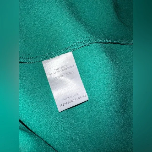 Elegant Green Ruffle Sleeve Blouse - Picture 5 of 6